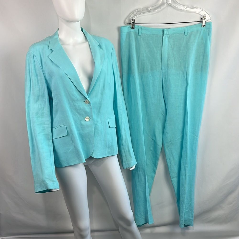 Burberry Aqua Linen Blazer and Trousers Suit Set